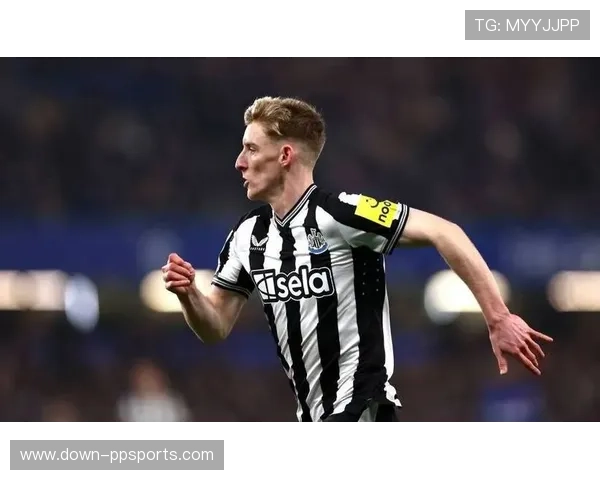 安东尼·戈登完成职业生涯首个大四喜，当选欧冠官方全场最佳球员